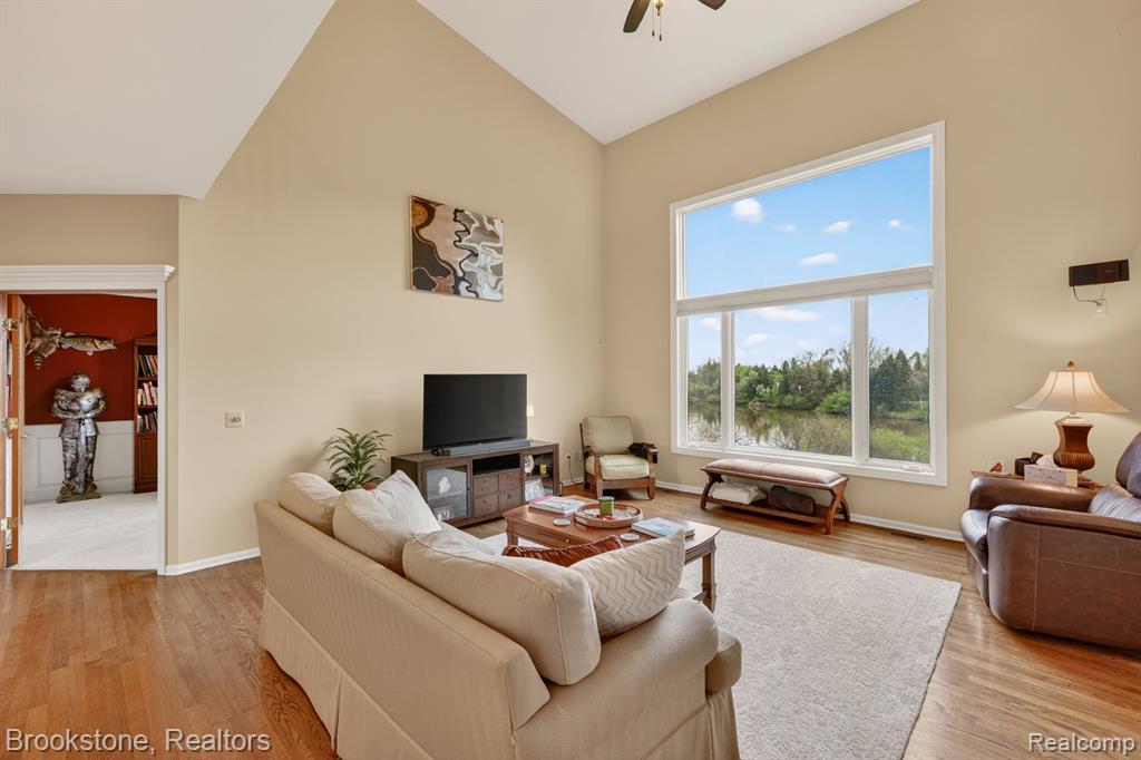 4054 Calumet Drive W, Rochester, MI 48306 — Photo 19