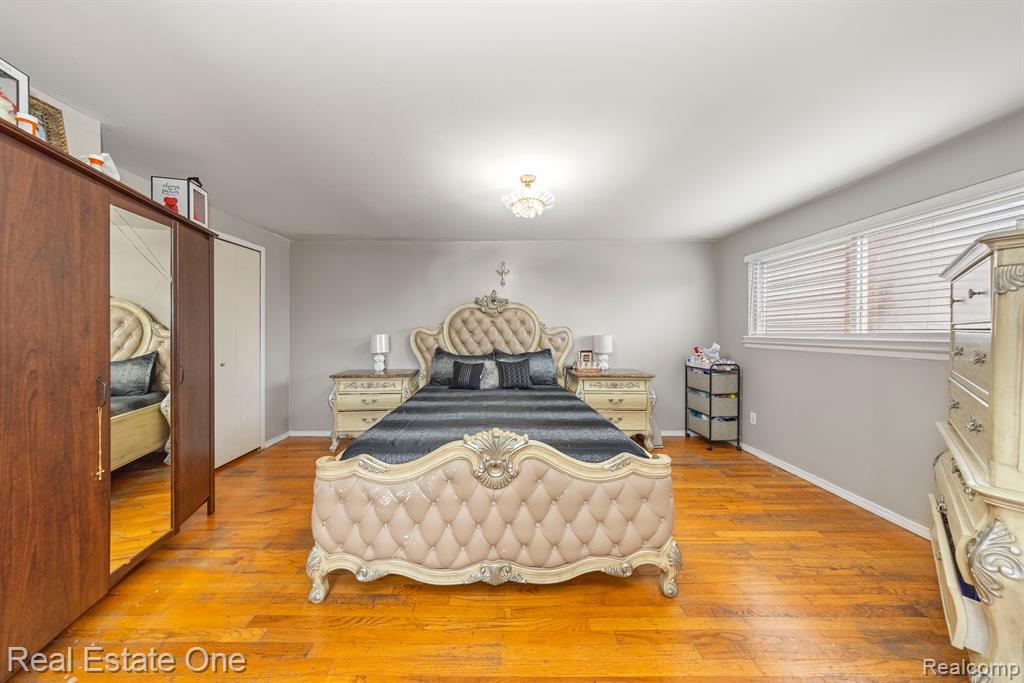 4275 NICKOLAS Drive, Sterling Heights, MI 48310 — Photo 23