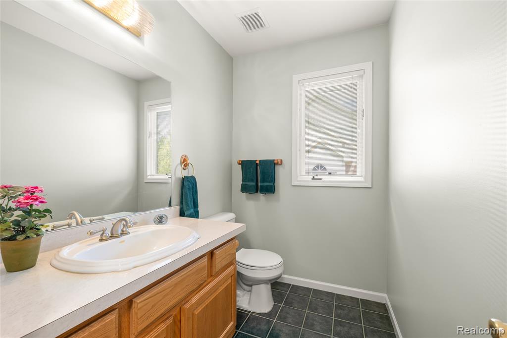 9124 Countrywood Drive, Plymouth, MI 48170 — Photo 15