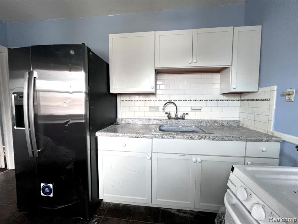 884 Beaconsfield Avenue, Grosse Pointe, MI 48230 — Photo 10