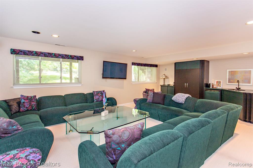 6524 Pleasant Lake Court, West Bloomfield, MI — Photo 50
