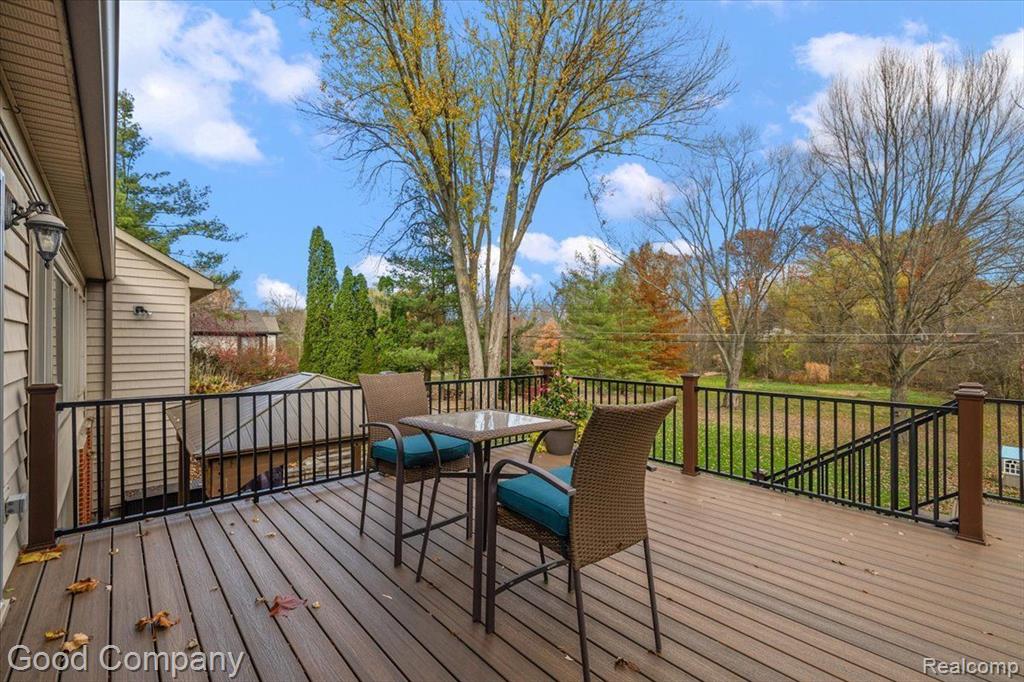 4671 BURNLEY Drive, Bloomfield Hills, MI 48304 — Photo 31