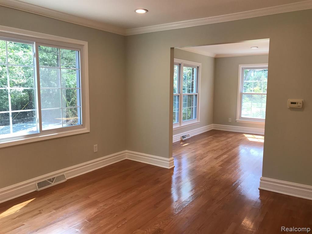 5007 Forest Way, Bloomfield, MI 48302 — Photo 10