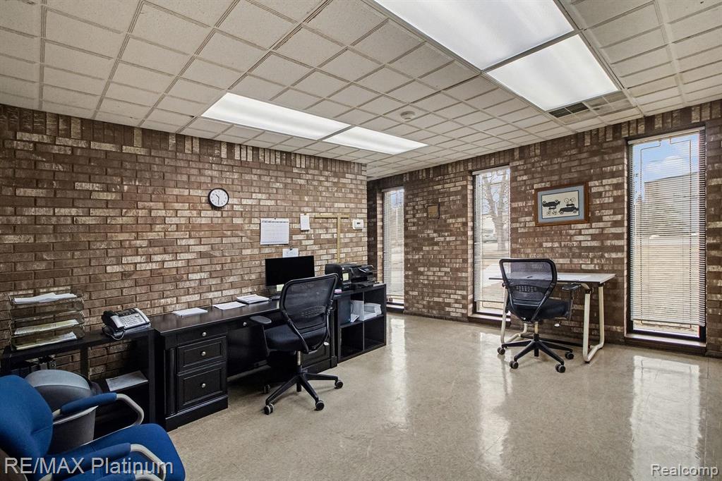 1200 HOLDEN AVENUE, Milford, MI, 48381