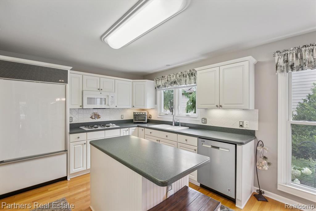 4757 Roundtree Drive, Brighton, MI 48116 — Photo 20