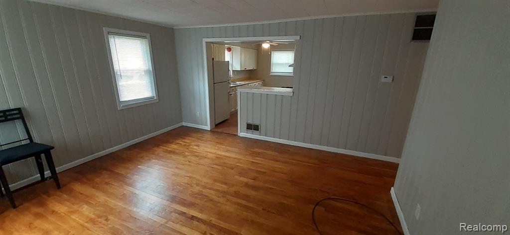 4914 Gertrude Street, Dearborn Heights, MI 48125 — Photo 4