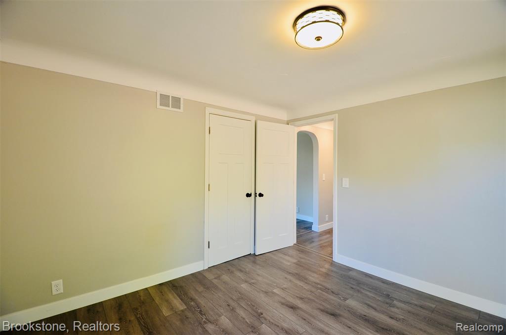 7565 Old Pond Drive, Clarkston, MI 48348 — Photo 20
