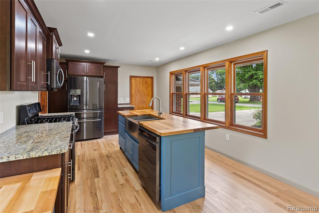 4408 S Lake Drive, Newport, MI 48166 — Photo 21