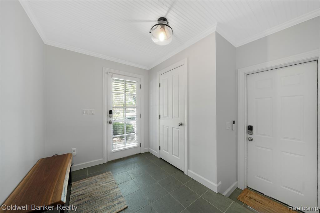 596 S GLENHURST Drive, Birmingham, MI 48009 — Photo 25