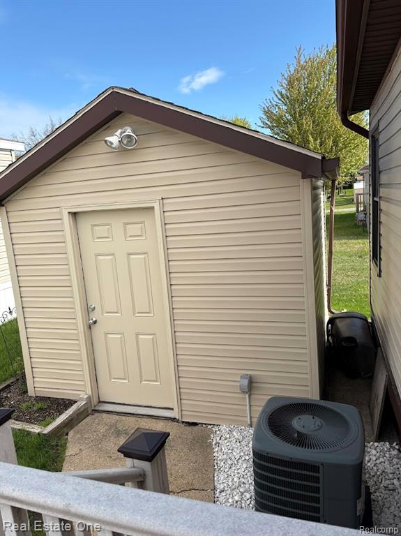 15351 Danseur Drive, Clinton Twp, MI 48038 — Photo 18