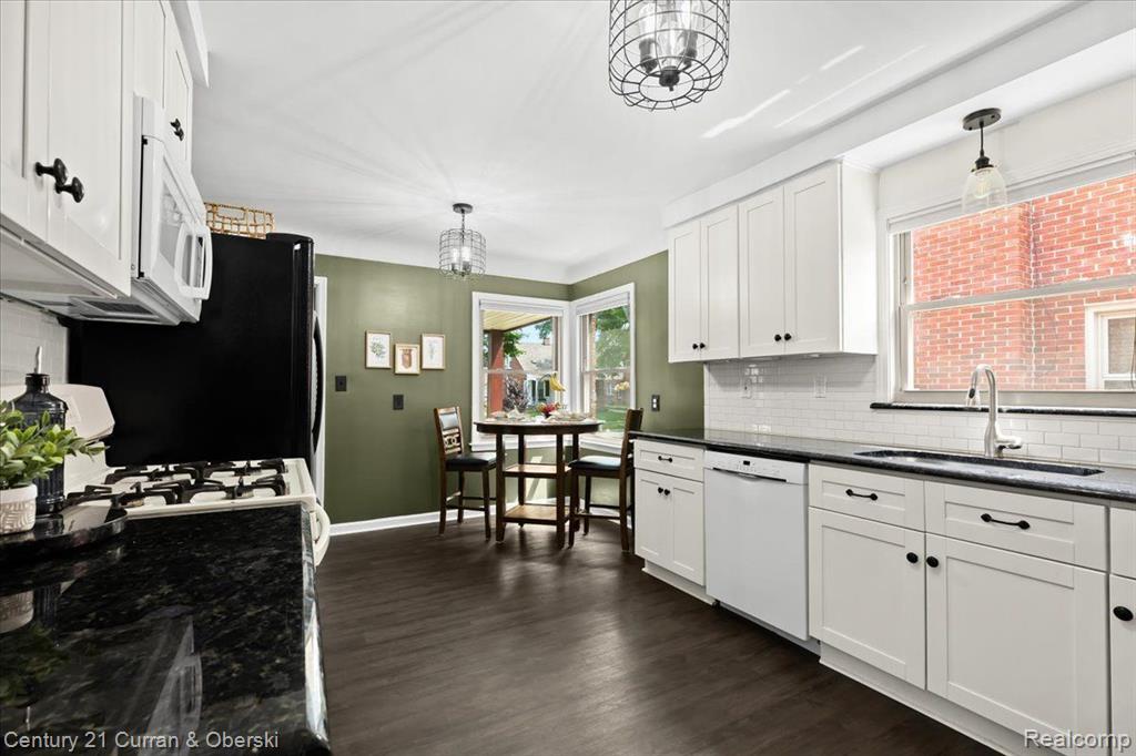 405 N LAFAYETTE Street, Dearborn, MI 48128 — Photo 17