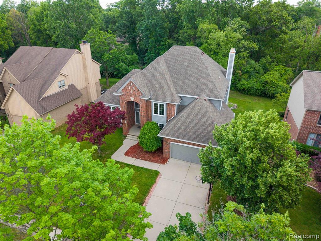 7386 Woodlore Drive, West Bloomfield, MI 48323 — Photo 56