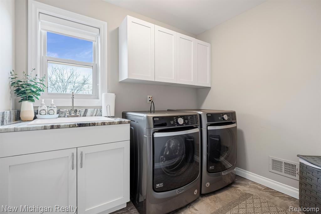 55038 TIMBERS EDGE Drive, Shelby Twp, MI 48316 — Photo 38