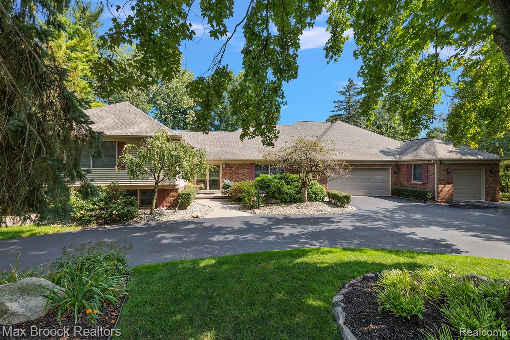 4747 Keithdale Lane, Bloomfield Hills, MI 48302 — front exterior