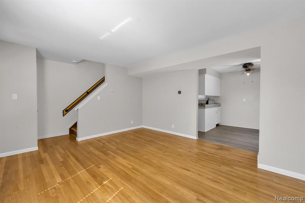 8126 Farnum Avenue, Warren, MI 48093 — Photo 6
