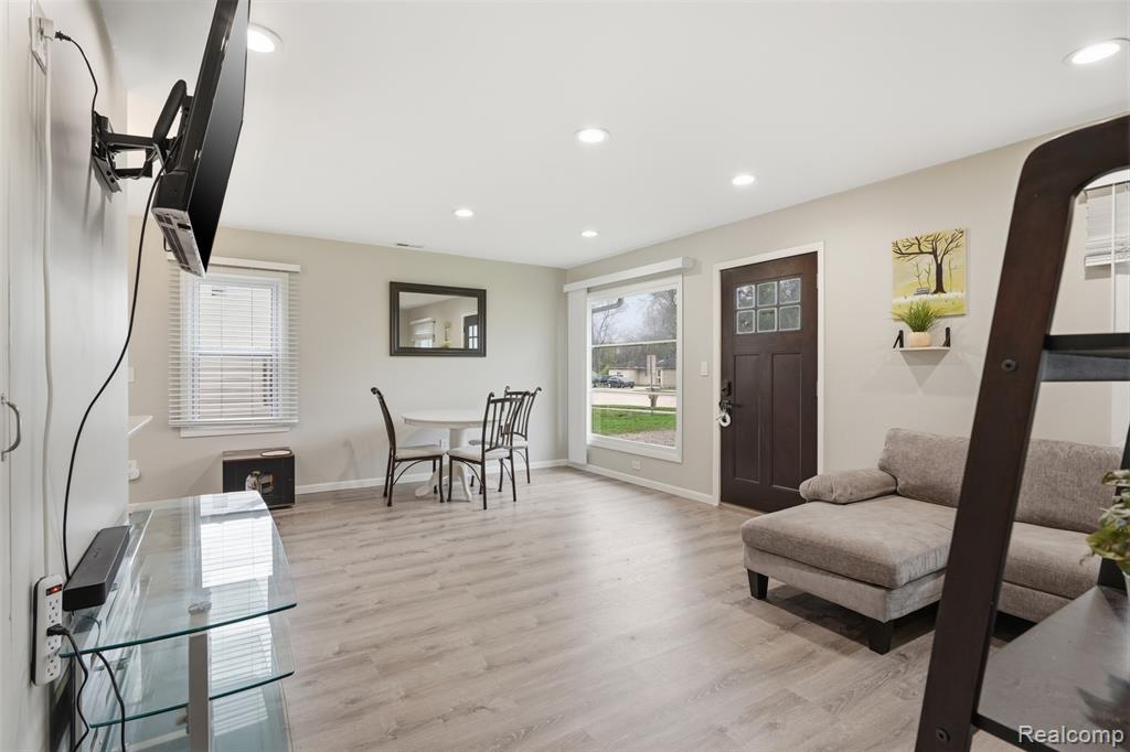 2937 E Walton Blvd, Auburn Hills, MI 48326 — Photo 4