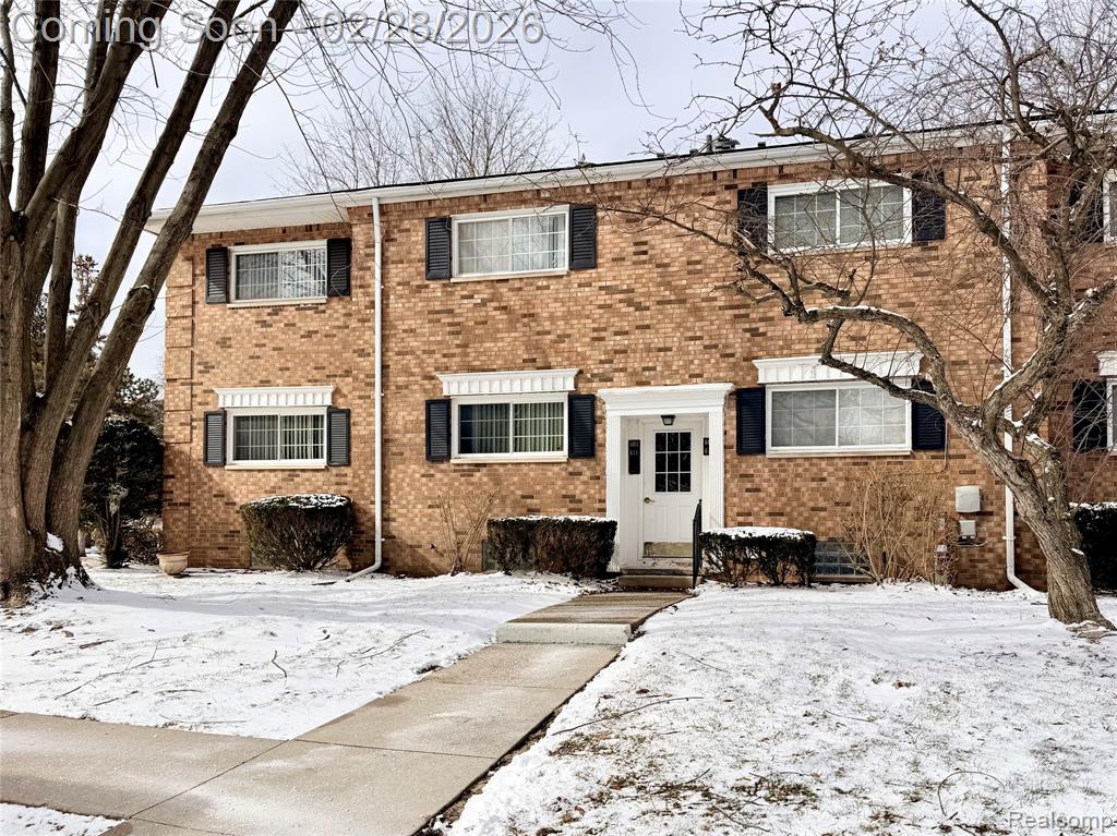 611 E Fox Hills Drive, 36, Bloomfield Hills, MI 48304 — front exterior