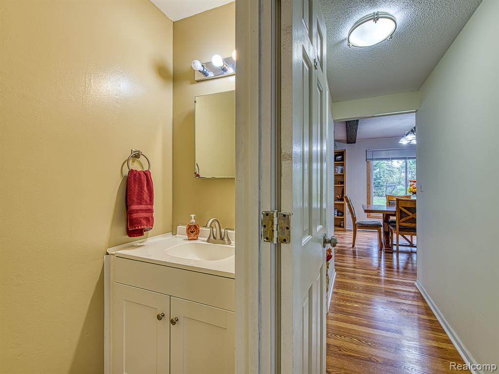 6655 Gove Court N, Tecumseh, MI 49286 — Photo 31