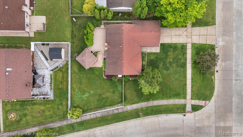 5015 Fox Hill Drive, Sterling Heights, MI 48310 — Photo 32