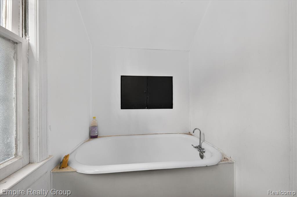 19345 Omira Street, Highland Park, MI 48203 — Photo 24