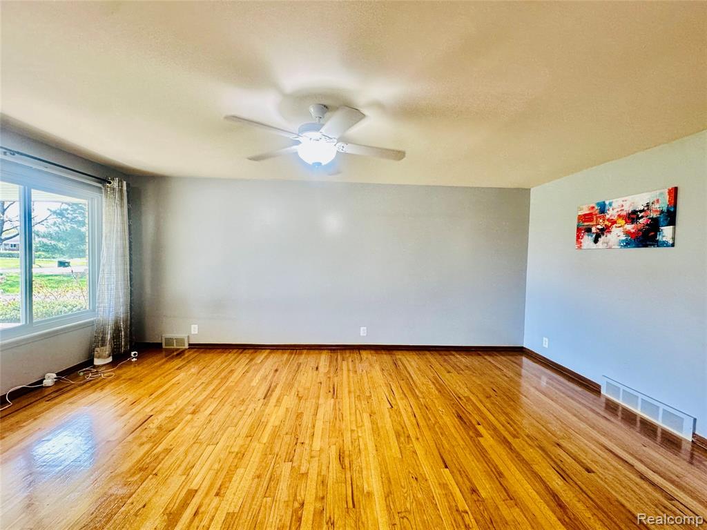 26321 Burg Road, Warren, MI 48089 — Photo 6