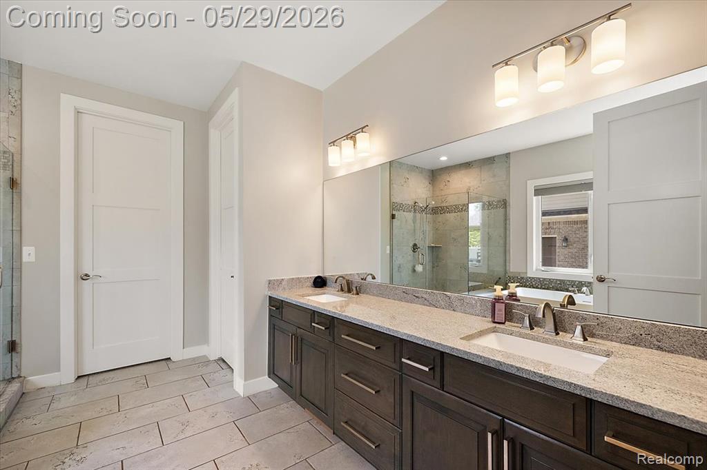 7659 Crimson Court, Utica, MI 48316 — Photo 24