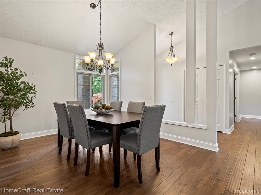 45019 MIDDLEBURY Court, Canton, MI 48188 — Photo 9