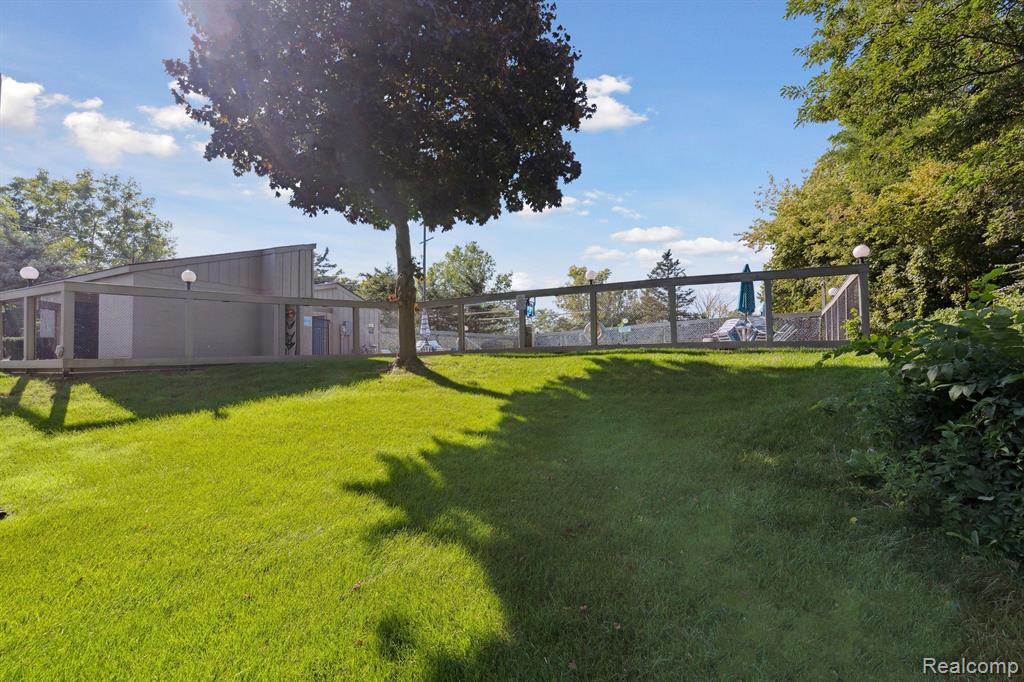9601 BAYVIEW Drive, #301, Ypsilanti, MI 48197 — Photo 41