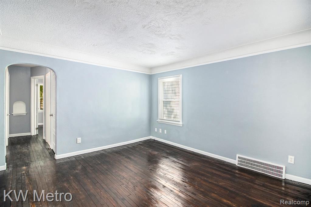 9577 Minock, Detroit, MI 48228 — Photo 4