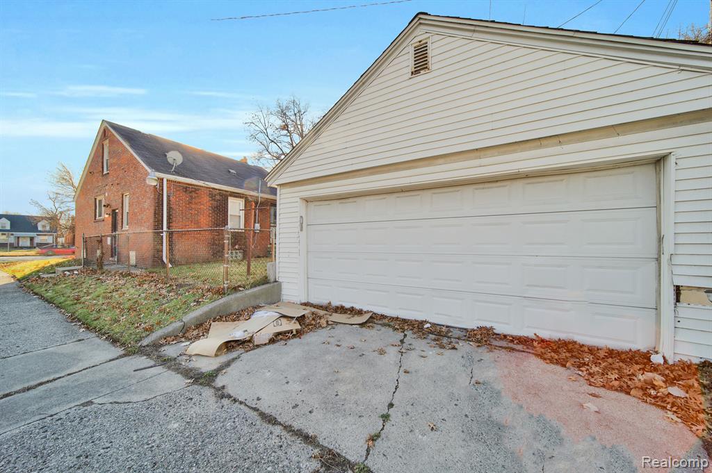 8550 W OUTER Drive, Detroit, MI 48219 — Photo 26