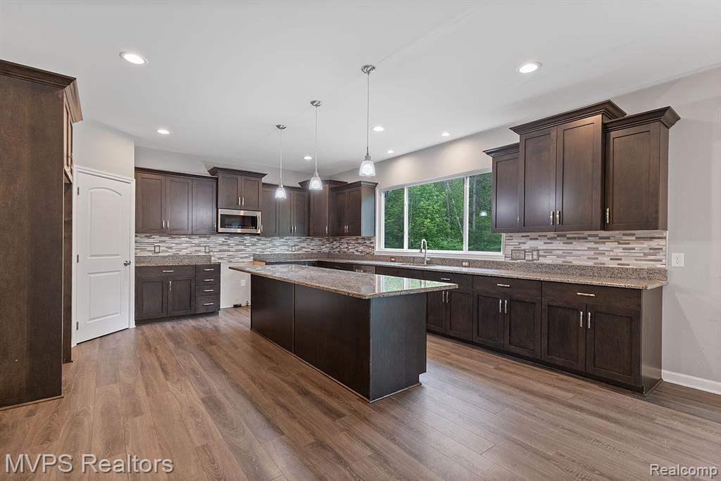 5325 SHOREWOOD Drive, Fort Gratiot, MI 48059 — Photo 17
