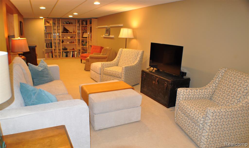 3593 Meadowleigh Lane, Waterford, MI 48329 — Photo 27