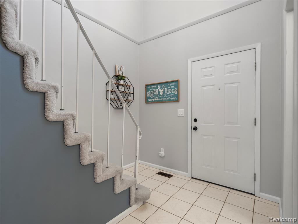 65 Stratford Lane, Rochester Hills, MI 48309 — Photo 5