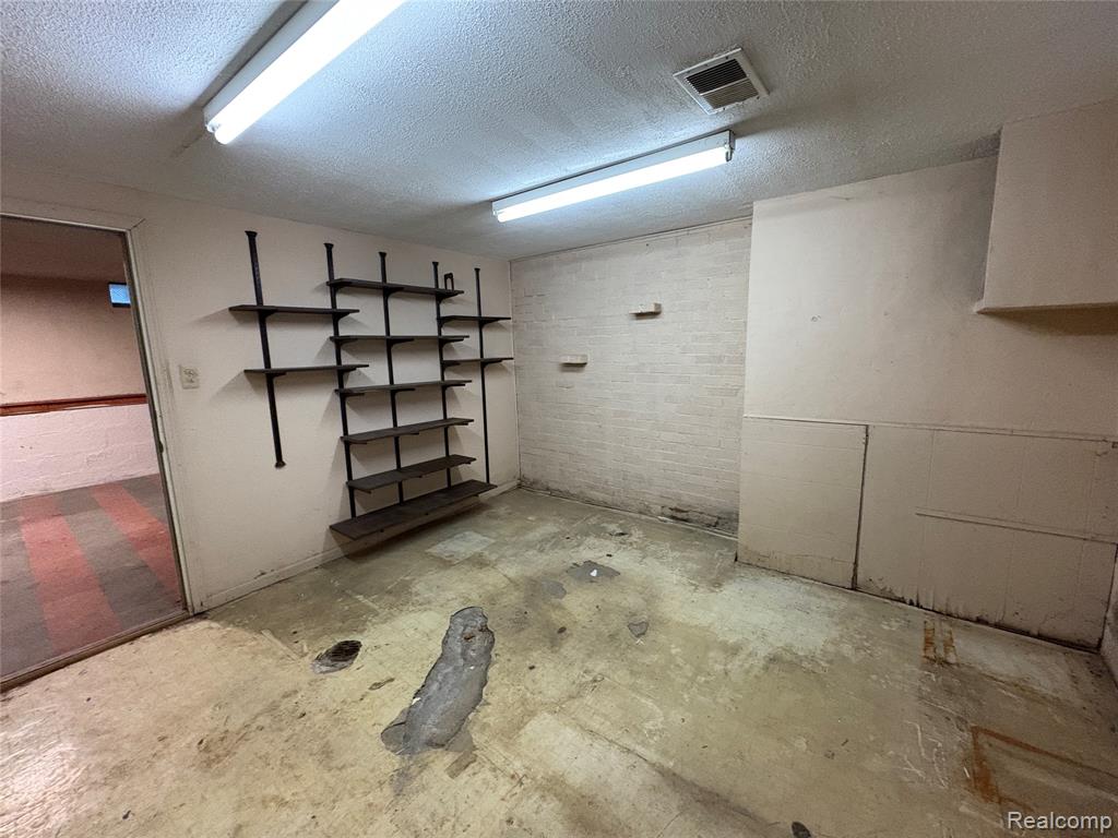 6769 Rosemont Avenue, Detroit, MI 48228 — Photo 16