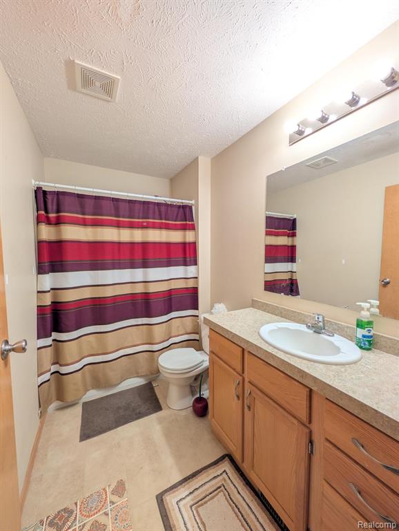11224 Nearbrook Court, South Lyon, MI 48178 — Photo 10