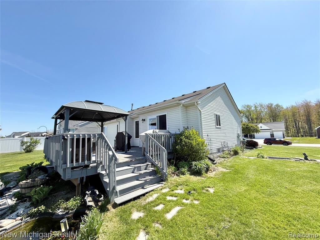 8205 Peninsula Circle, Grand Blanc, MI 48439 — Photo 25