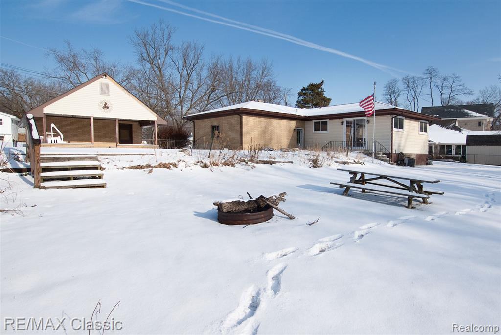 627 Sherbrooke Street, Commerce Twp, MI 48382 — Photo 28