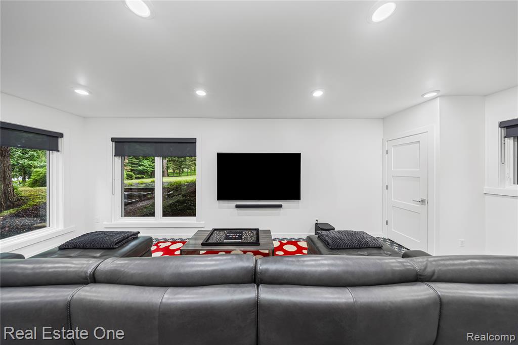 6570 Alden Drive, West Bloomfield, MI 48324 — Photo 48