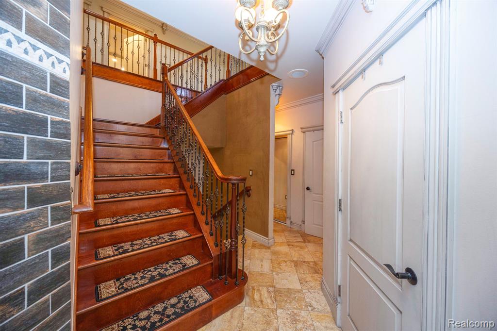 8401 Fenton Street, Dearborn Heights, MI 48127 — Photo 32