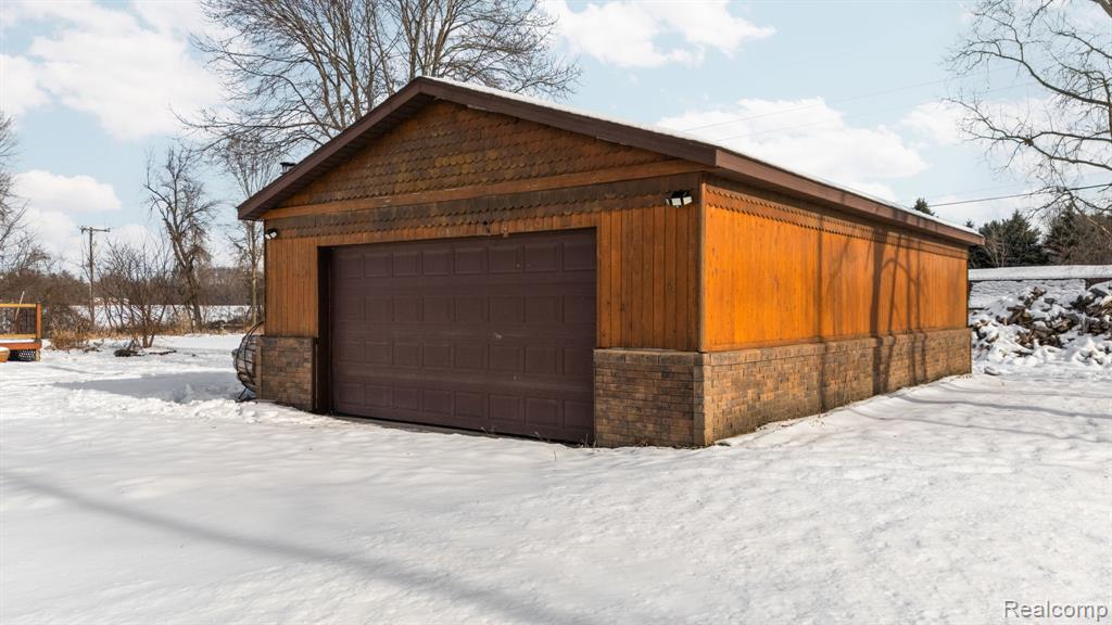 468 N Truhn Road, Fowlerville, MI 48836 — Photo 2