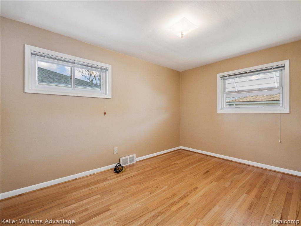 4217 MCKINLEY Street, Dearborn Heights, MI 48125 — Photo 19