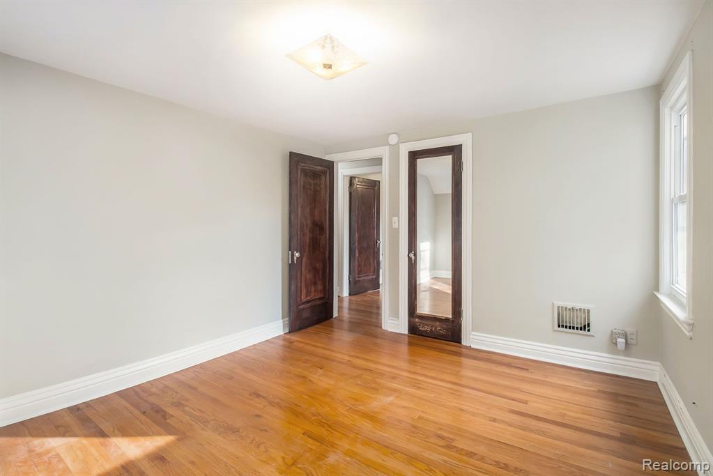 5 WENONAH Drive, Pontiac, MI 48341 — Photo 24