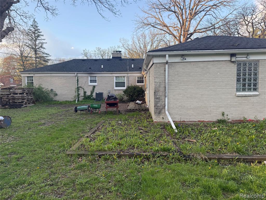 20088 Woodland Street, Harper Woods, MI 48225 — Photo 3