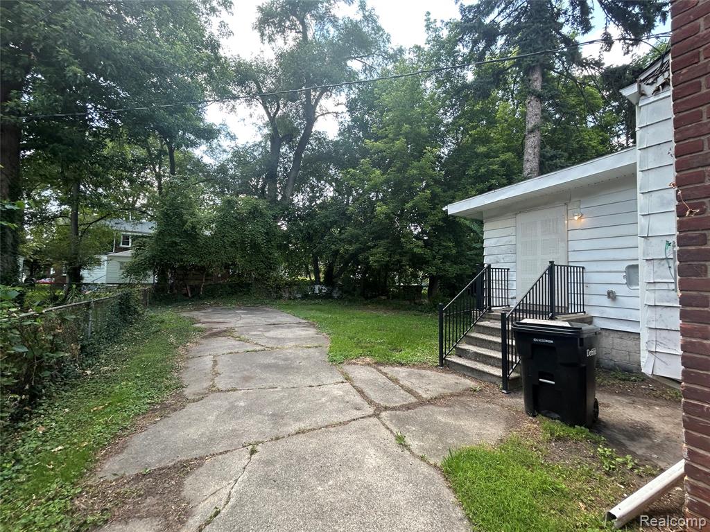 15713 VAUGHAN Street, Detroit, MI 48223 — Photo 27