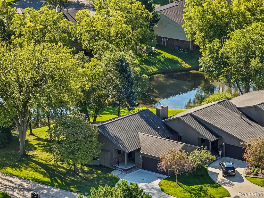 9735 HAWTHORNE GLEN Drive, Grosse Ile, MI 48138 — Photo 4
