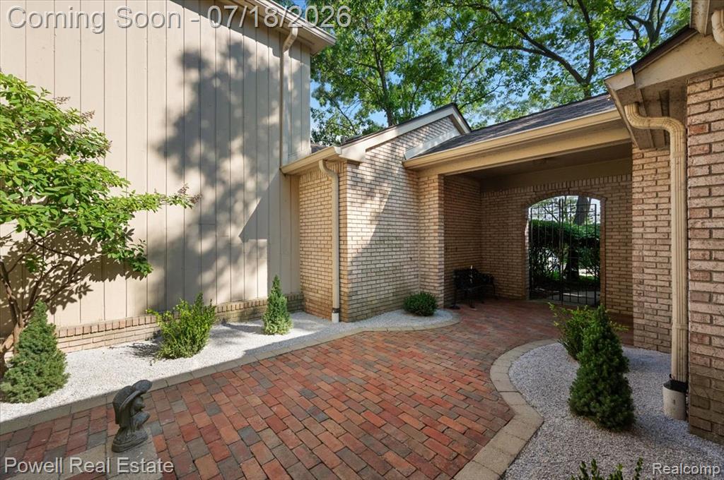 1106 Timberview Trail, Bloomfield Hills, MI 48304 — Photo 4