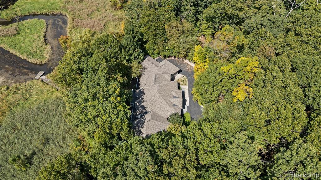 9736 Cross Creek Drive, South Lyon, MI 48178 — Photo 40