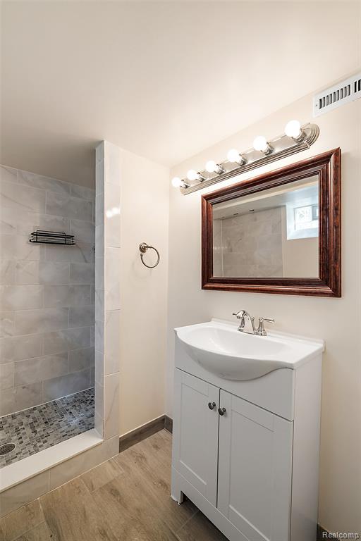 20879 Beaufait Street, Harper Woods, MI 48225 — Photo 32
