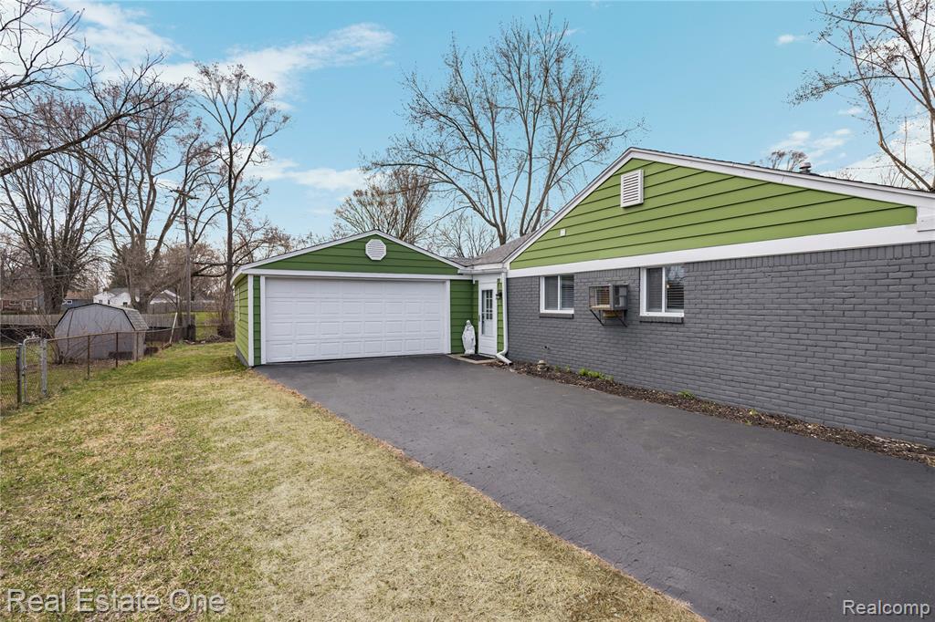 4913 Rioview Drive, Clarkston, MI — Photo 48