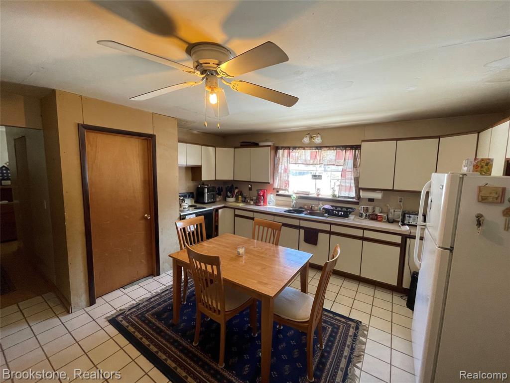 4354 Grass Lake Road, White Lake, MI 48383 — Photo 10